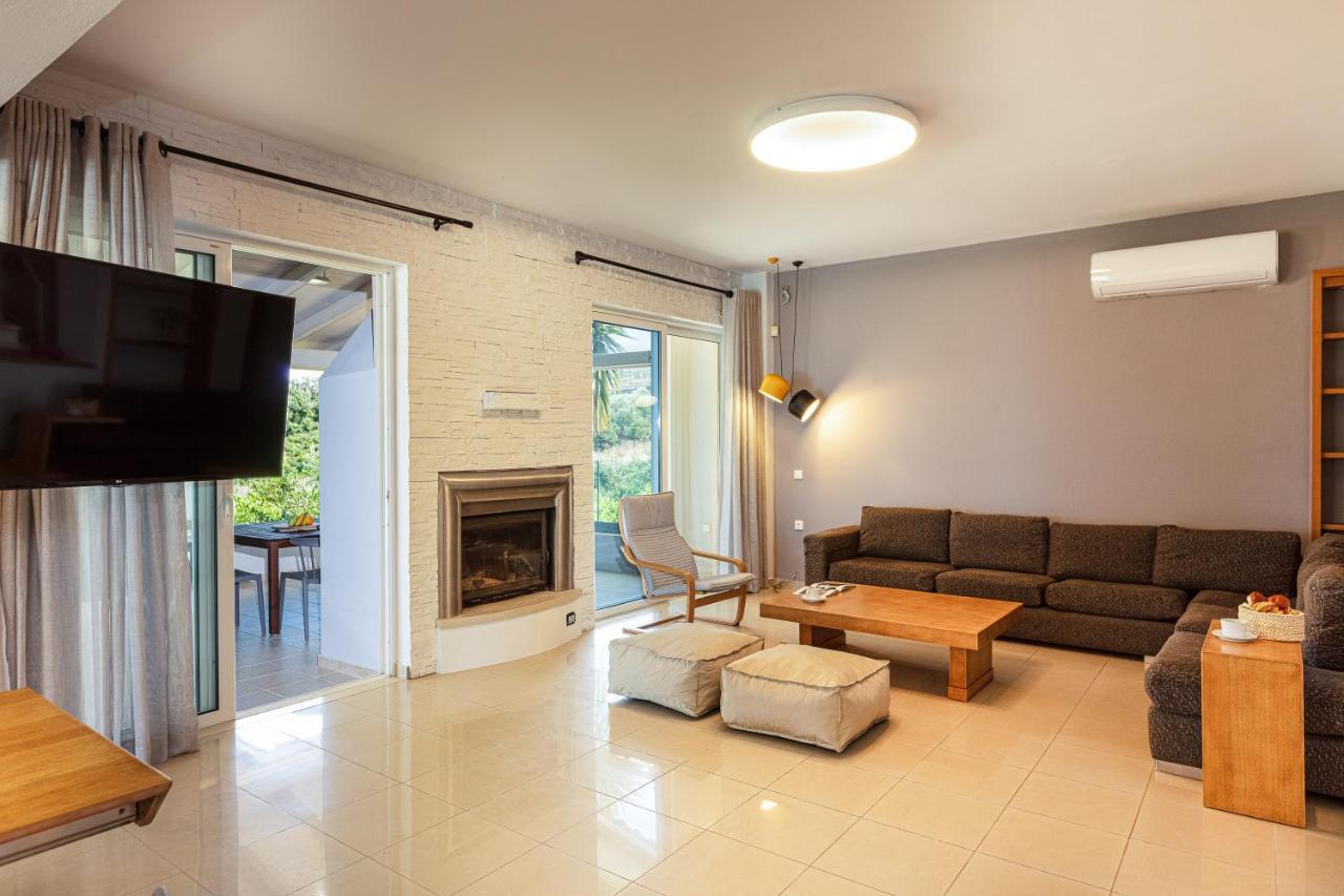 Thetree Villa, With Heated Pool & Spa Whirlpool Gállos Buitenkant foto